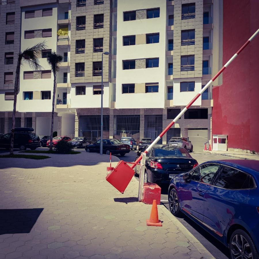 Super Apartement Totalement Neuf A Cote De Marjane Avec La Climatisation Et Wifi Tánger Exterior foto
