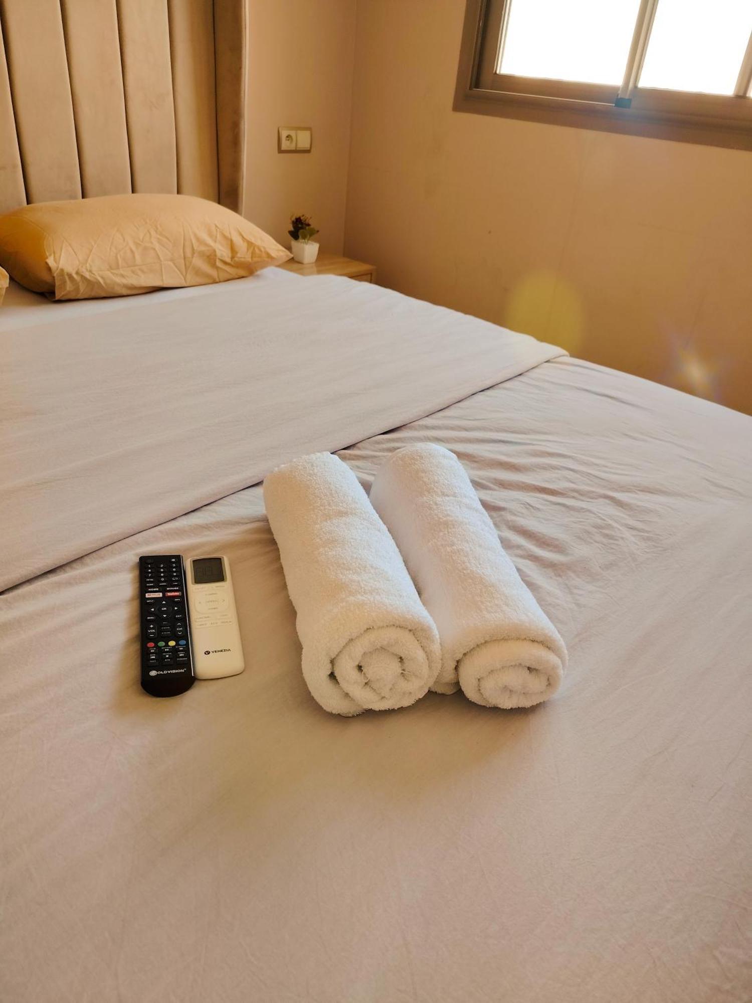 Super Apartement Totalement Neuf A Cote De Marjane Avec La Climatisation Et Wifi Tánger Exterior foto